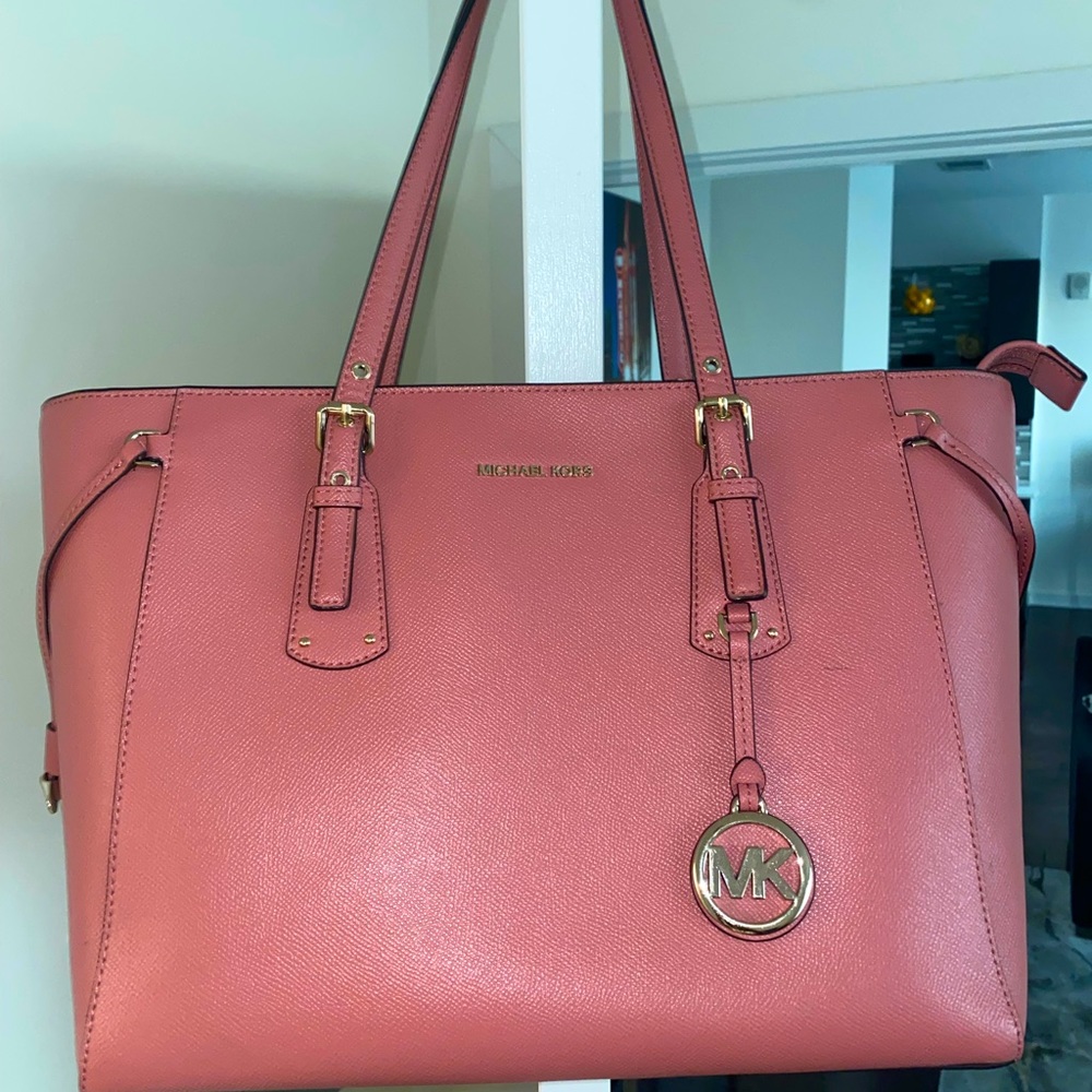 FINAL MARKDOWN! MICHAEL KORS - Voyager Crossgrain Leather Tote, Pink, Medium